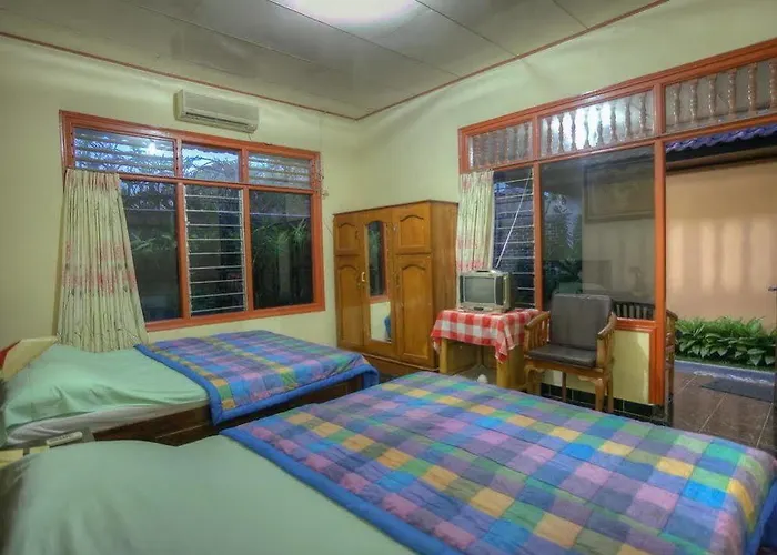 Guest house Kesumasari 2*